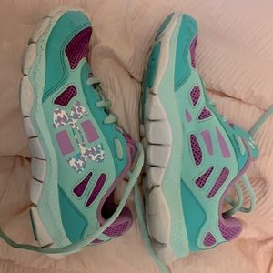 Girls under armor sneakers size 2Y